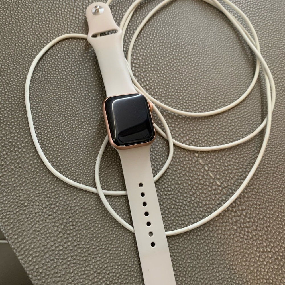Apple Watch - image 1